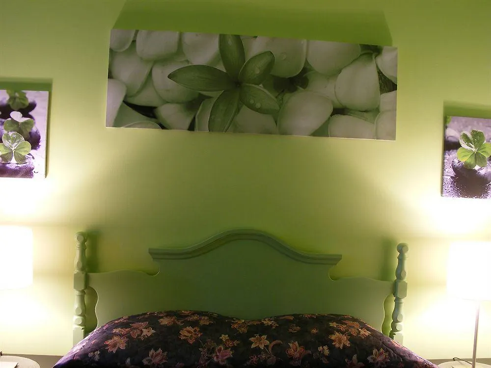 Hotel Casa Bella Montreal 2*,  Canada